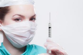 El sindicato ha explicado que solo las enfermeras y los enfermeros pueden vacunar de manera segura
