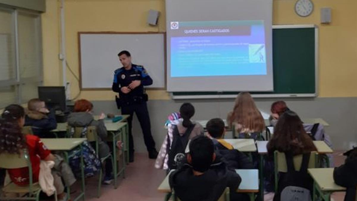 Galapagar le planta cara al acoso escolar e intensifica la labor del agente tutor