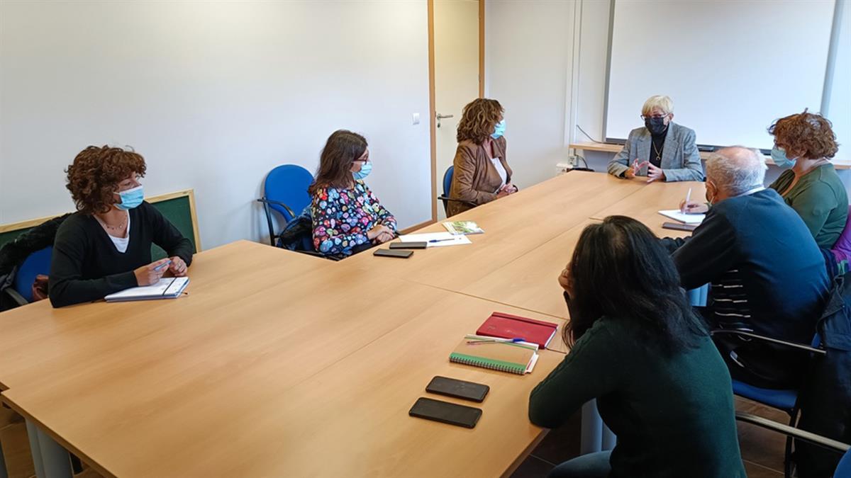 Se ha planteado el daño que la pandemia ha provocado en los mayores