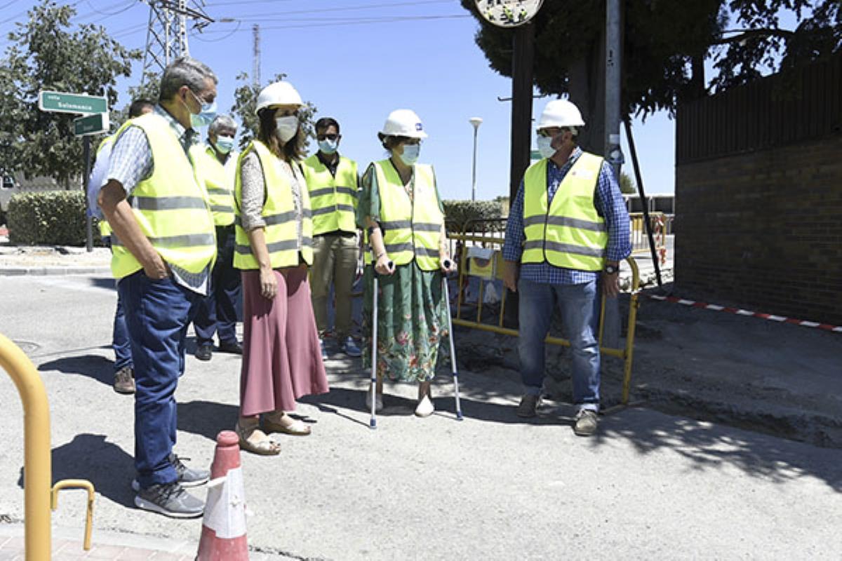 Las obras se están realizando en la calle Burgos, cerca de la urbanización La Cabaña
