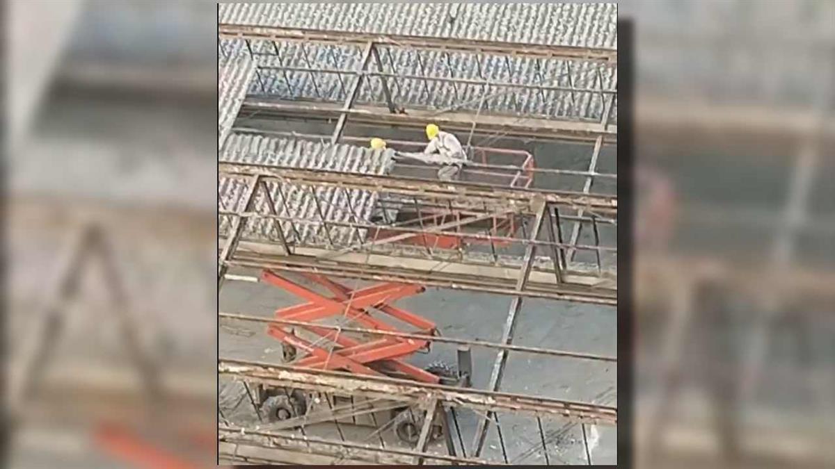 La delegada de Obras propone a los vecinos la creación de una comisión de seguimiento de los trabajos de carácter semanal