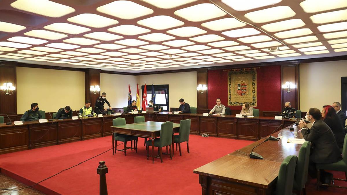 El dispositivo especial incluye 1.200 servicios policiales
