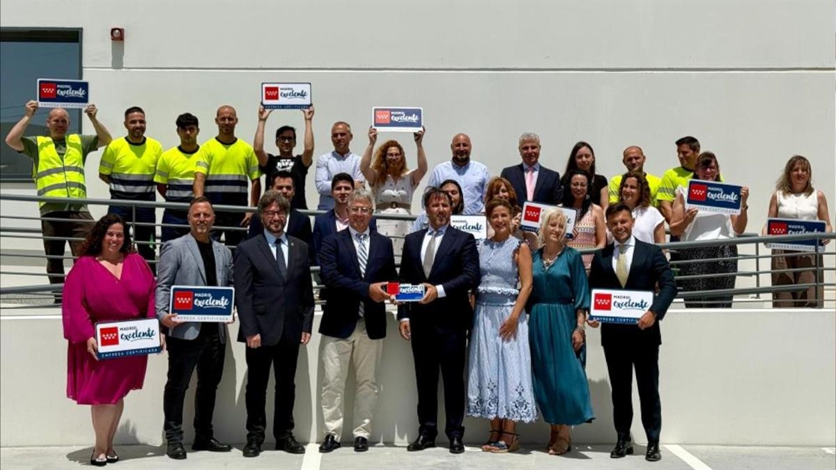 Salomón Aguado y Elena Mantilla entregan el Sello Madrid Excelente a la empresa pinteña Grupo Tav Food