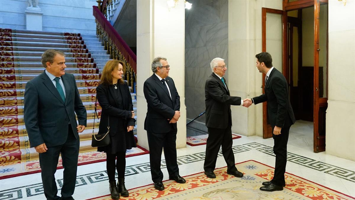 La Comunidad de Madrid destaca el liderazgo del español en la ciencia y las universidades