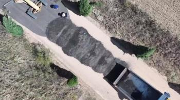 Se han rehabilitado con motoniveladora y un rodillo industrial