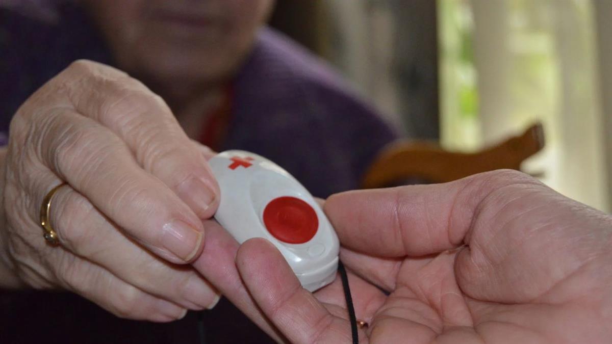 Gracias al programa ‘Fuenlabrada Te Cuida 80+’ se facilita la autonomía personal y la permanencia de las personas mayores en sus hogares