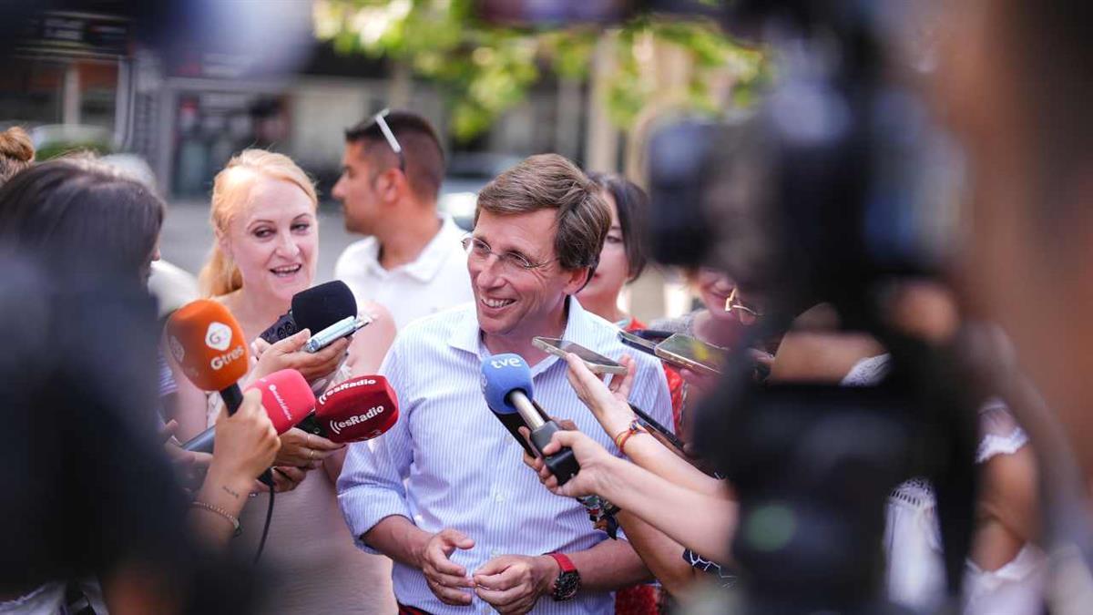 El alcalde de Madrid destaca que la normativa del actual Gobierno municipal es “más restrictiva” que la que tenía Manuela Carmena