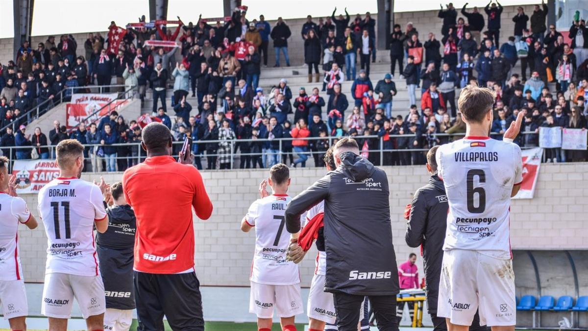 Tras el empate a 0 en campo del Badajoz, el equipo sansero se aleja del descenso con una gran racha