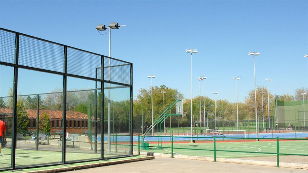 Izquierda Unida afirma que se han tenido que suspender 2 partidos de categoría juvenil en otros campos, además de lo ocurrido en El Restón