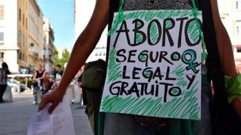 Las mujeres normalmente son derivadas a centros privados de financiación pública 