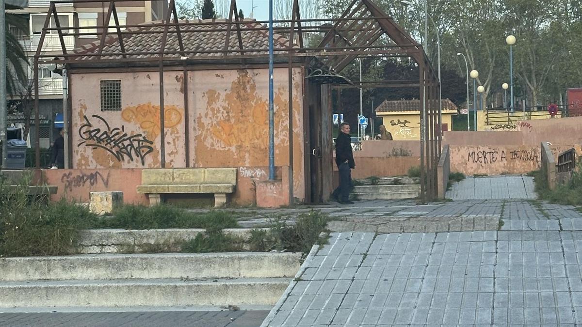 El equipo de Gobierno y el resto de grupos políticos tratan de solventar un problema generado durante los últimos 20 o 30 años en la ciudad