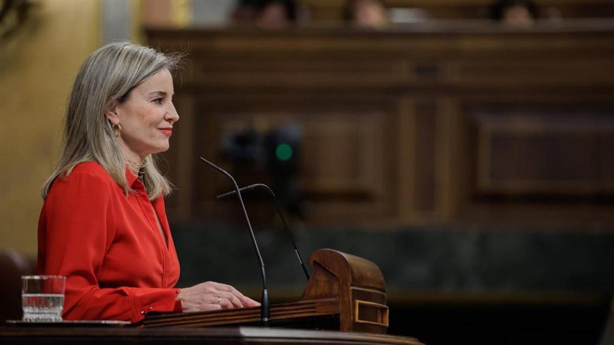 Verónica Martínez pone en valor "la transparencia y el talante" de Pedro Sánchez y Óscar Puente ante la tragedia ferroviaria