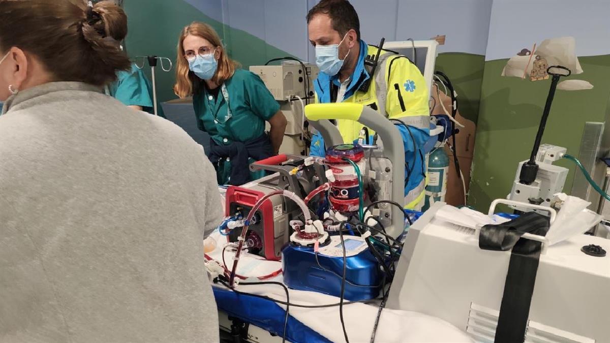 Junto a profesionales del 12 de Octubre, realizaron en 2025 tres traslados 