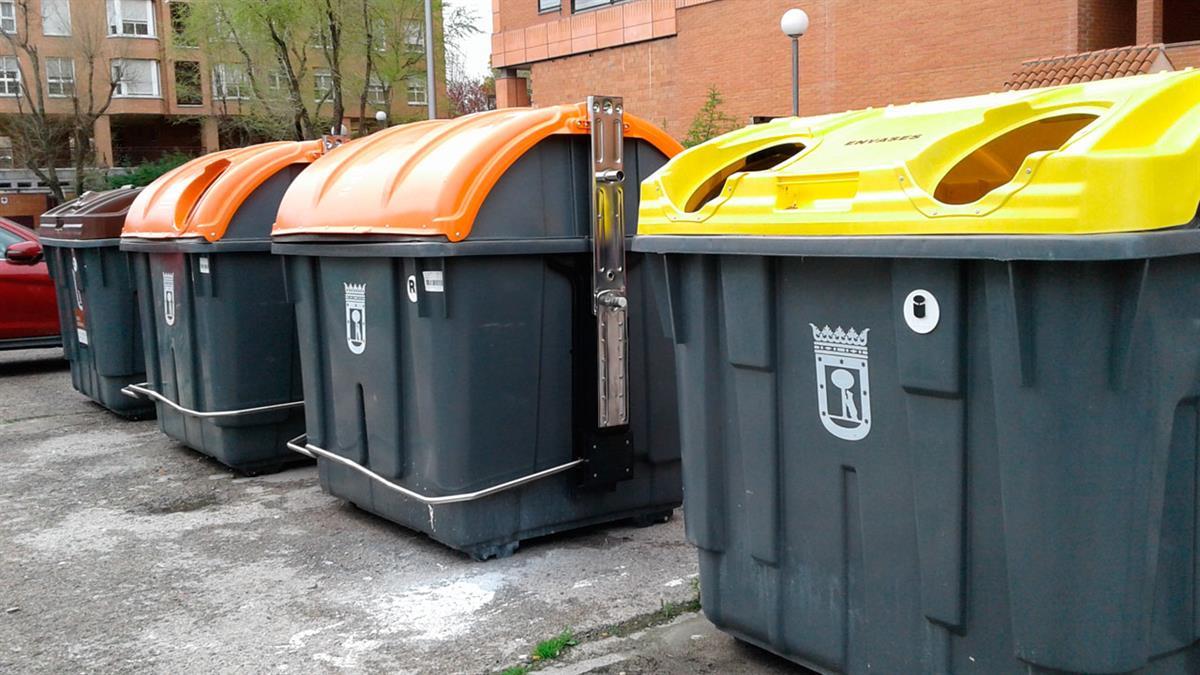 El Ayuntamiento recomienda a ciudadanos y comerciantes no depositar residuos domésticos en la calle durante la noche del 24 y la mañana del 25 de diciembre