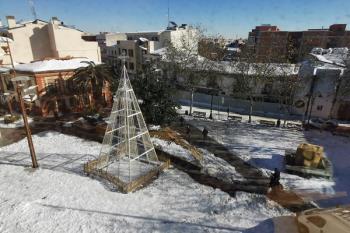 Lee toda la noticia 'Suspendida toda actividad no esencial hasta el martes'