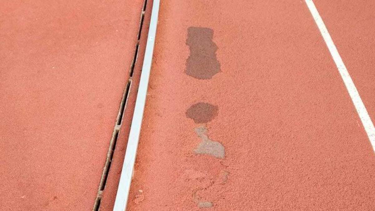 El concejal de Deportes denuncia que el abandono de la Comunidad de Madrid ha sido determinante para el mal estado de las pistas