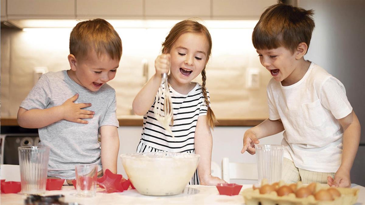 
Propuestas lúdicas vespertinas en los centros para la infancia Bhima Sangha y Rayuela (viernes 21 y 28 de enero y 4 de febrero)