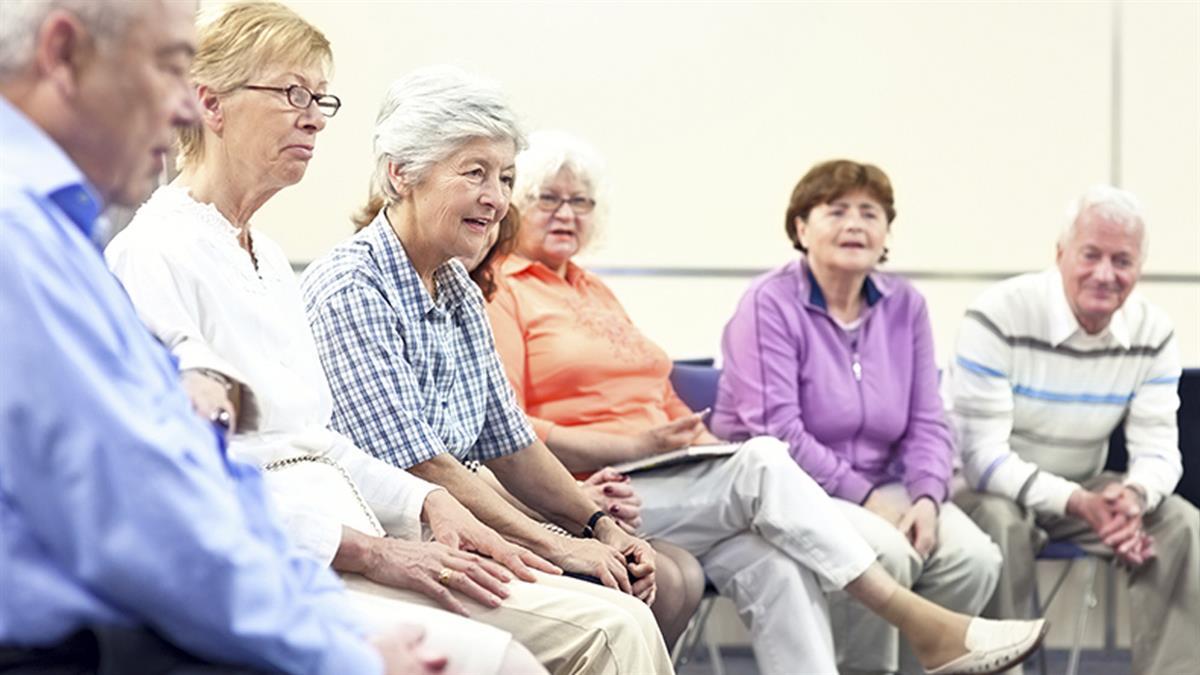 Pueden apuntarse las personas jubiladas o con más de 60 años