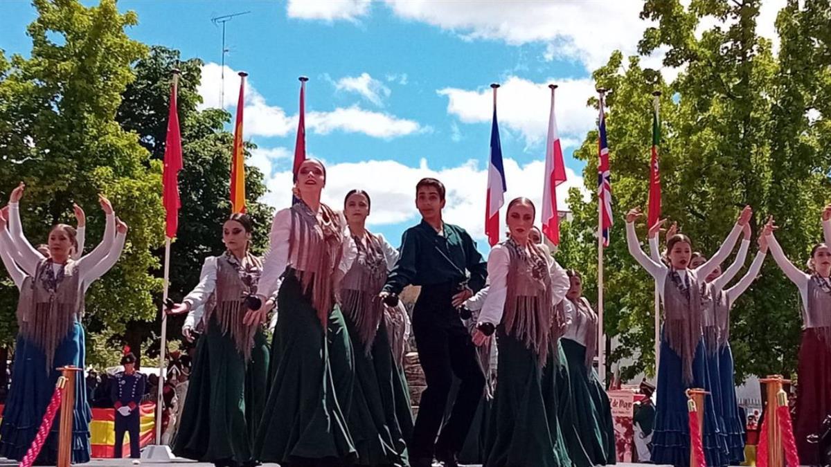 Supone un acercamiento a estilos como ballet, baile moderno o flamenco