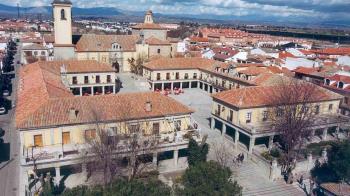 La Casa de la Juventud de Brunete presenta talleres de intercambio y customización de ropa y de creación de broches 