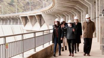 Durante su visita a la presa de El Atazar, donde ha celebrado el 170 aniversario de la creación de Canal de Isabel II