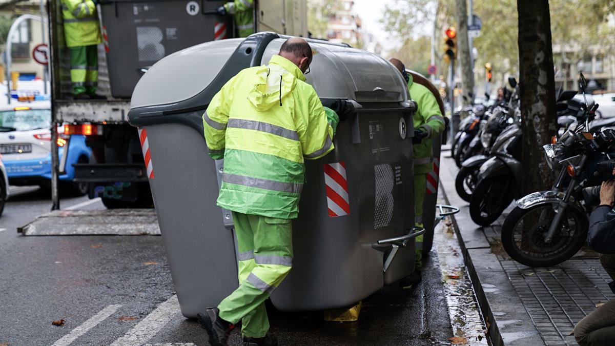La ley 7/2022 establece la obligatoriedad de imponer una tasa para financiar la recogida y tratamiento de residuos en el ámbito local