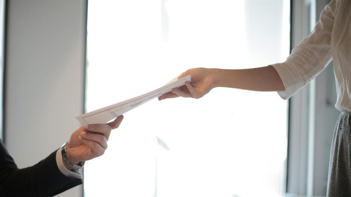 La concejala de Empleo de Tres Cantos, Ana Isabel Pérez, destaca la trayectoria sólida de estabilidad y mejora de las cifras en la ciudad