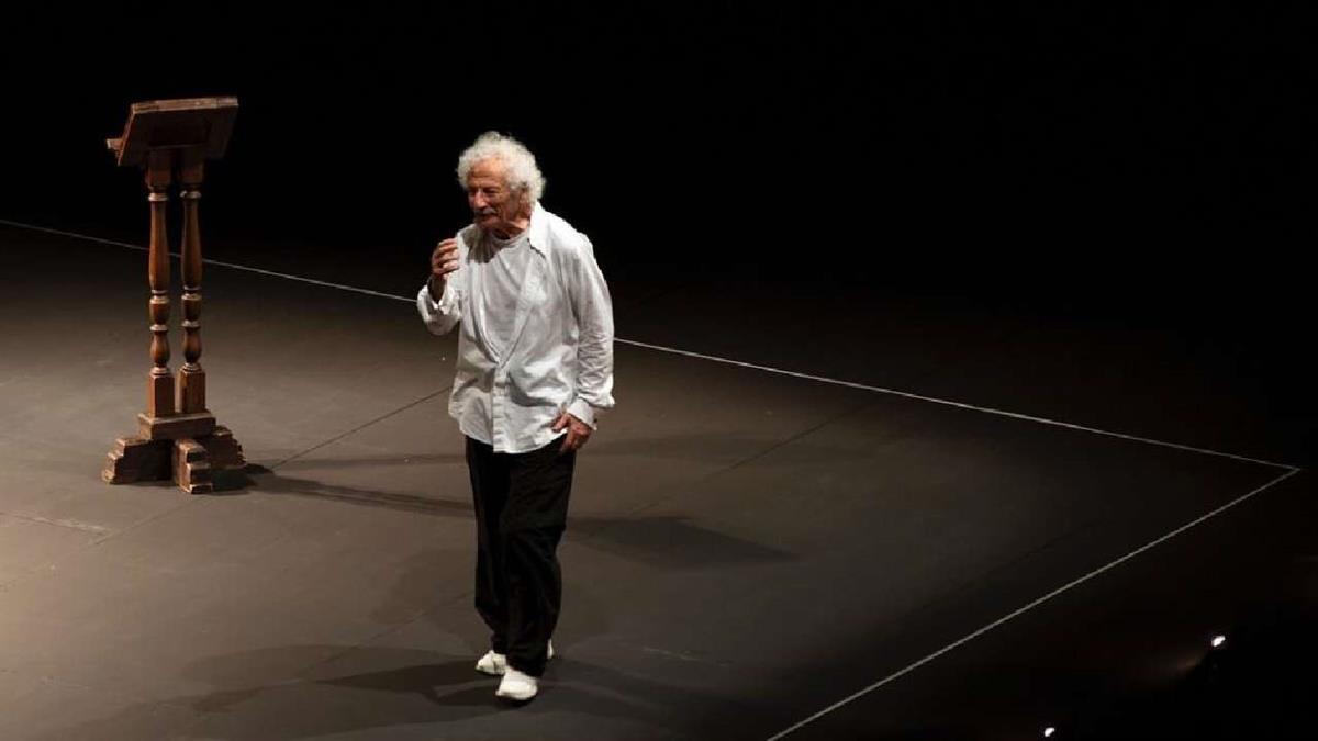 Su actuación cuenta con intérprete de lenguaje de signos