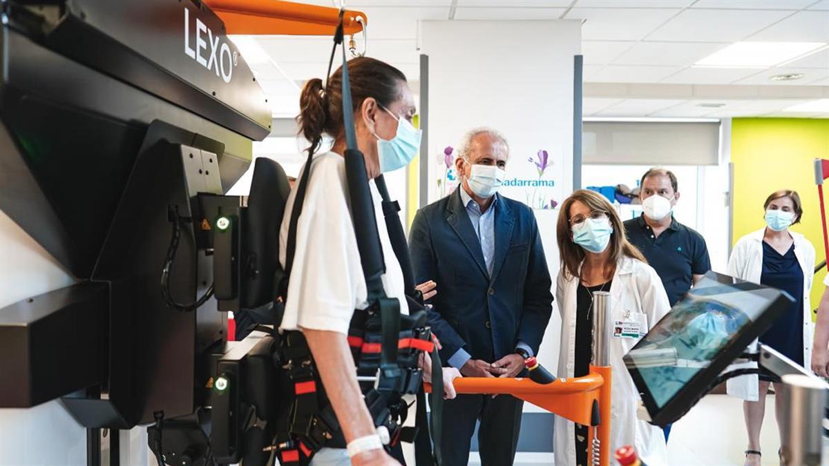 El centro ha incorporado un asistente robótico para ayudar a caminar y un sistema de representación mental para recuperación de los brazos