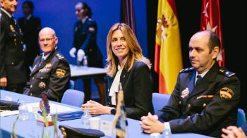 La alcaldesa de Pozuelo de Alarcón ha recibido una distinción del Cuerpo 