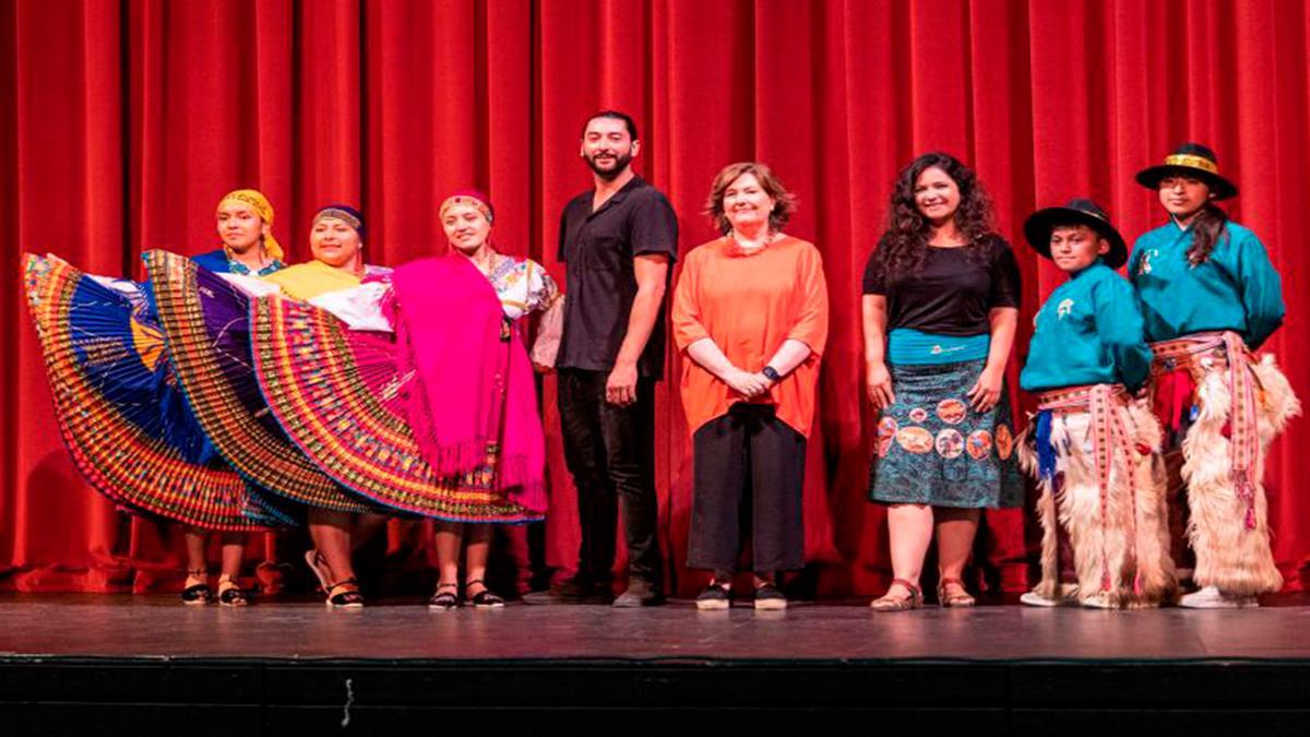 La cultura en el municipio potencia la importancia del libro, la fotografía y el teatro, entre otros 
