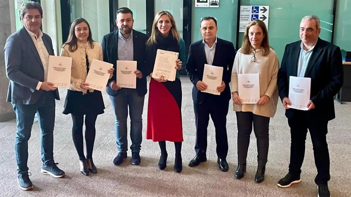 La consejera de la Comunidad de Madrid envía una carta a los respectivos alcaldes insistiendo en la bondad de la colaboración entre administraciones