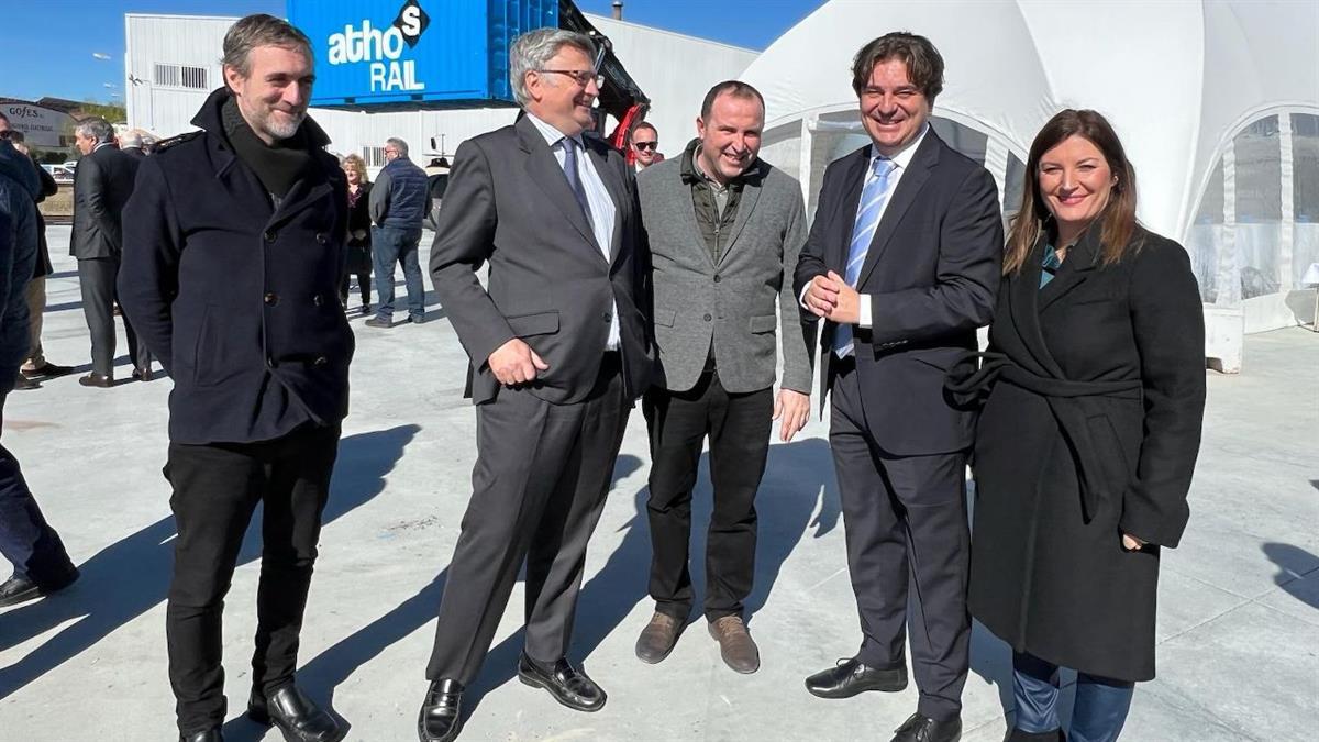 El alcalde Javier Ayala destaca la enorme proyección internacional de la ciudad como polo de atracción de inversiones