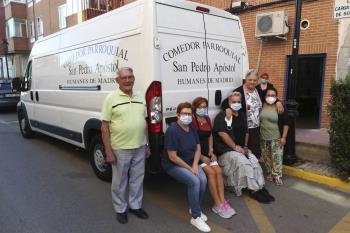 En un mes y medio han conseguido recaudar el precio de la furgoneta frigorífico que necesitan para el reparto de alimentos congelados y de los menús de su comedor