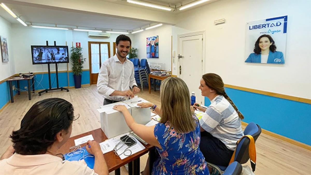 Alejandro Navarro Prieto y Víctor Miranda ejercieron su derecho al voto 