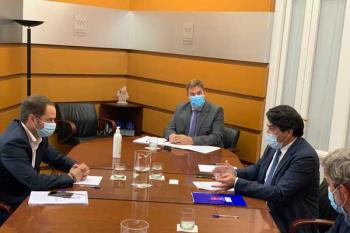 El ejecutivo local mantuvo una reunión con el consejero de Vivienda y Administración Local, David Pérez