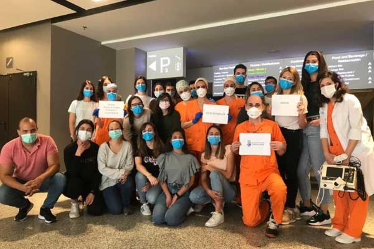El consistorio ha hecho entrega de batas, mascarillas y delantales para el personal sanitario
