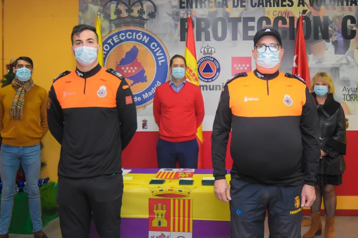 Representantes institucionales dedican unas palabras a los agentes por su labor durante la pandemia 