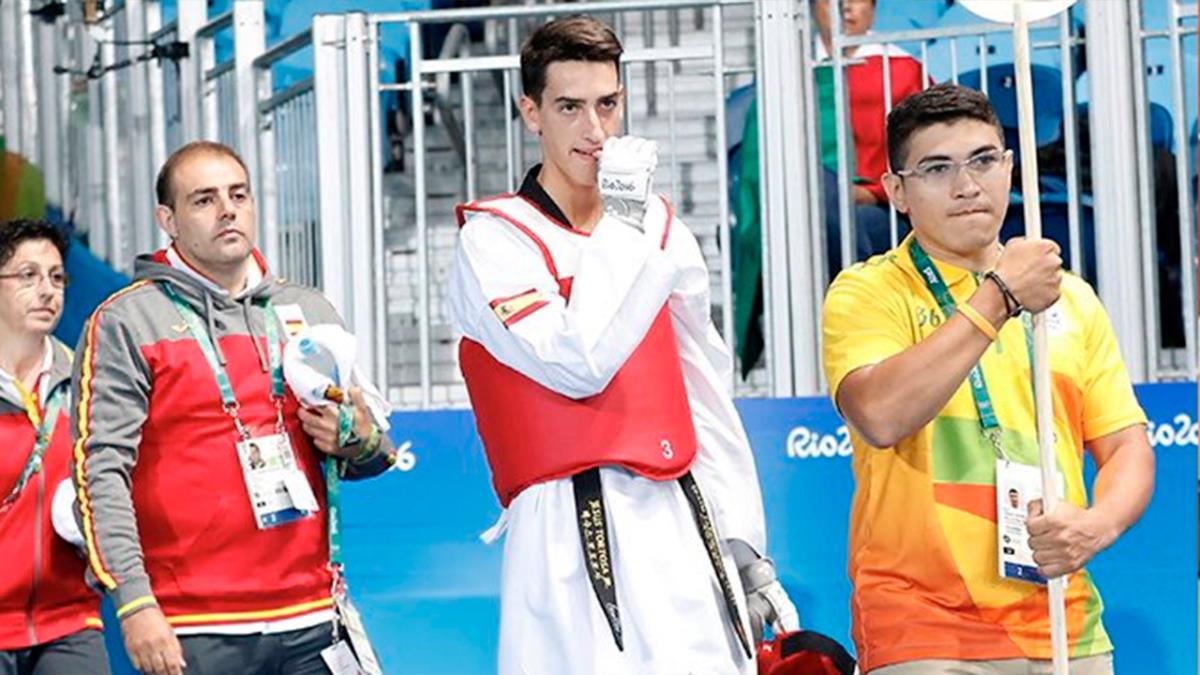 El taekwondista ha tenido acceso a unos documentos donde uno de los seis que firmaron el acta de exclusión para Tokio 2021 era su exentrenador