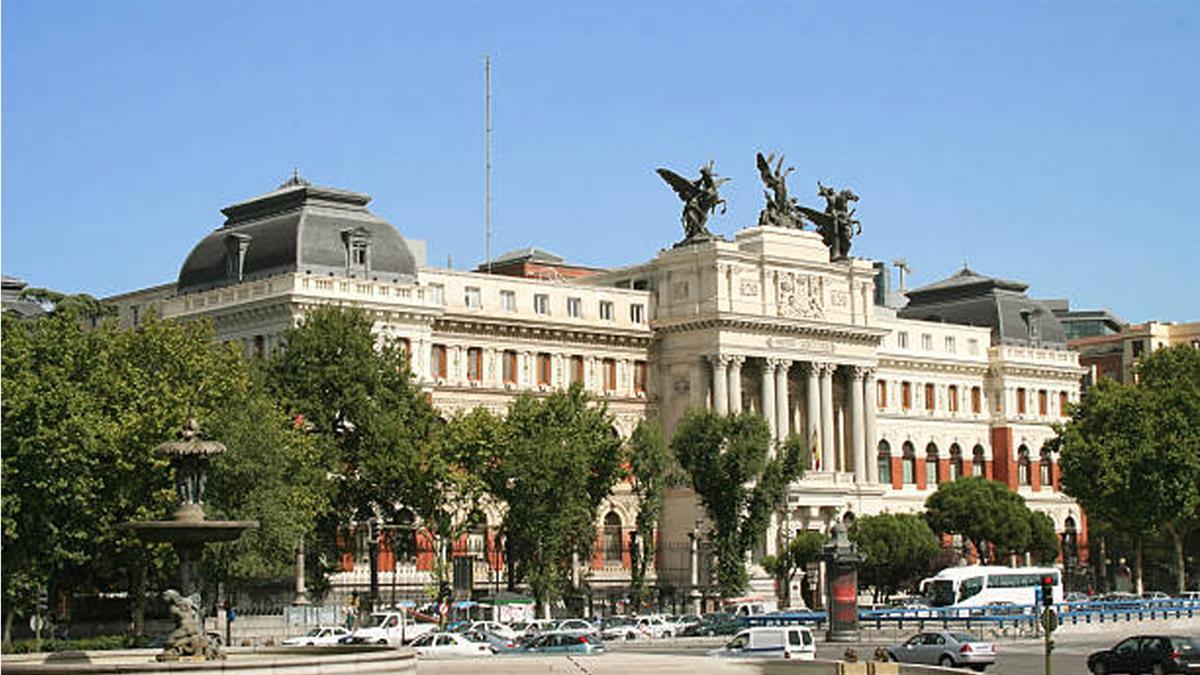 El Ayuntamiento aconseja el uso del transporte público en las zonas afectadas por cortes y/o restricciones de tráfico
