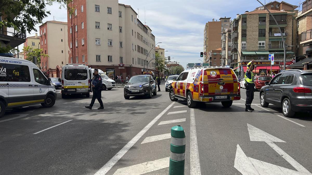 La Policía Municipal ha cortado el tráfico en Paseo de Extremadura, Madrid