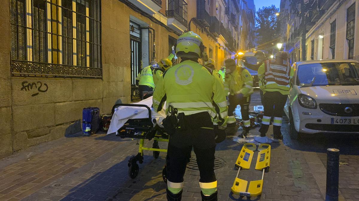 El fuego se originó en la cuarta planta de un edificio de la zona