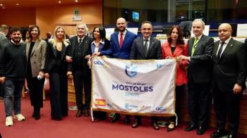 Quieren saber cuanto costó el viaje a Bruselas, cuántas personas fueron y las partidas presupuestarias