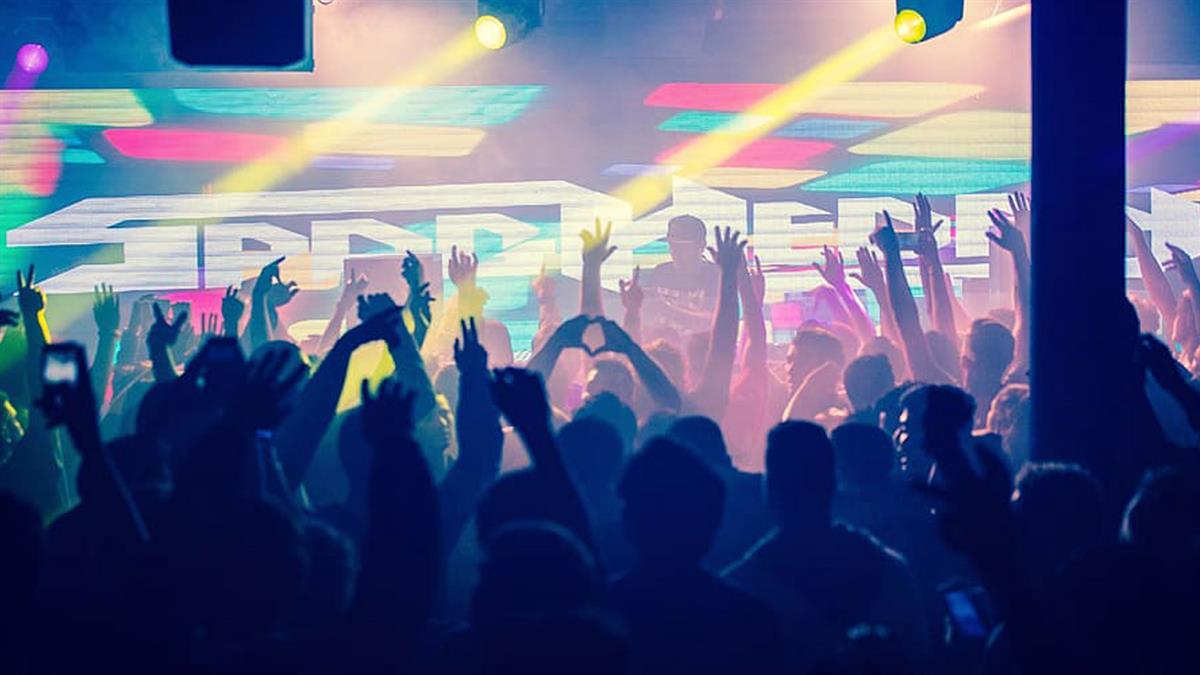 Los conciertos de DJ's garantizan la diversión juvenil
