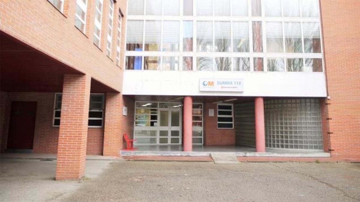 La aplicación web de autocita de la Comunidad de Madrid ofrece las instalaciones del SUAP (Urgencias 112) ubicadas en la parte posterior del Centro de Salud de Oficios para recibir la primera dosis de la vacuna
 
