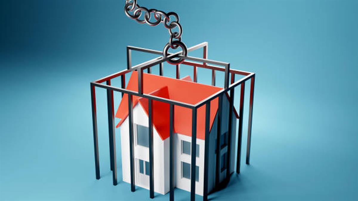 Reyes Maroto pide al Ayuntamiento que haga de mediador para que los inquilinos no terminen en la calle 