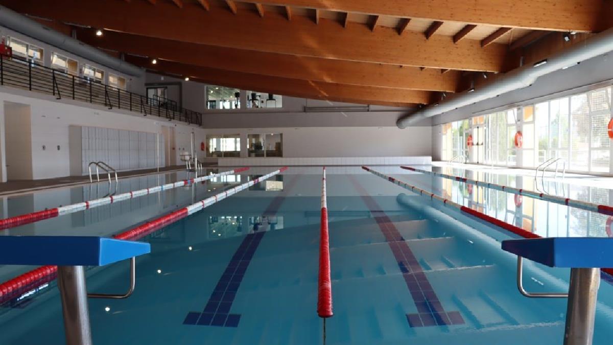 La piscina cubierta se convierte en referenta para la práctica deportiva con más de 45.000 accesos en su primera temporada