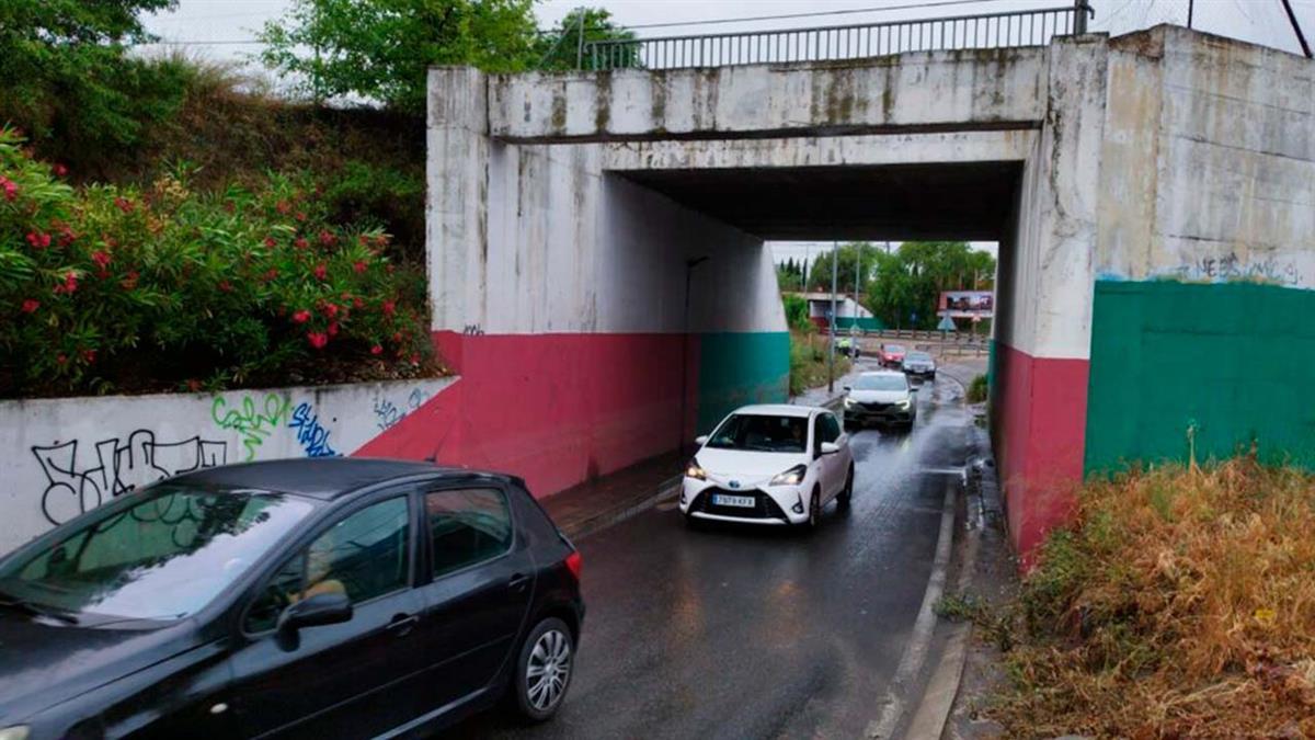 La vía de acceso a la M-21 se cerró debido a las intensas lluvias registradas en los últimos días