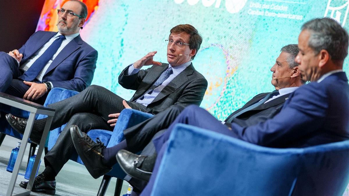 El alcalde de Madrid ha participado en una mesa redonda sobre Turismo, ciudades y desarrollo con otros líderes iberoamericanos