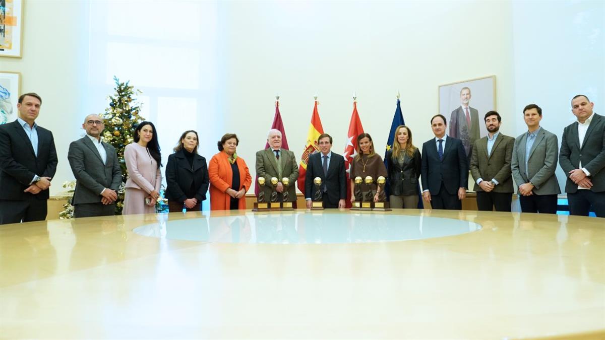 El alcalde reconoce el trabajo del sector tras el nuevo galardón de World Travel Awards